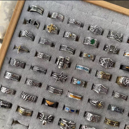 Men's ring with adjustable wide face opening