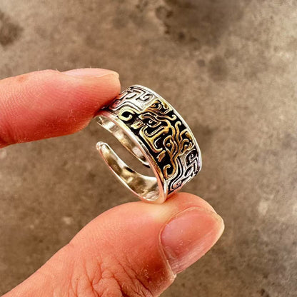 Men's ring with adjustable wide face opening